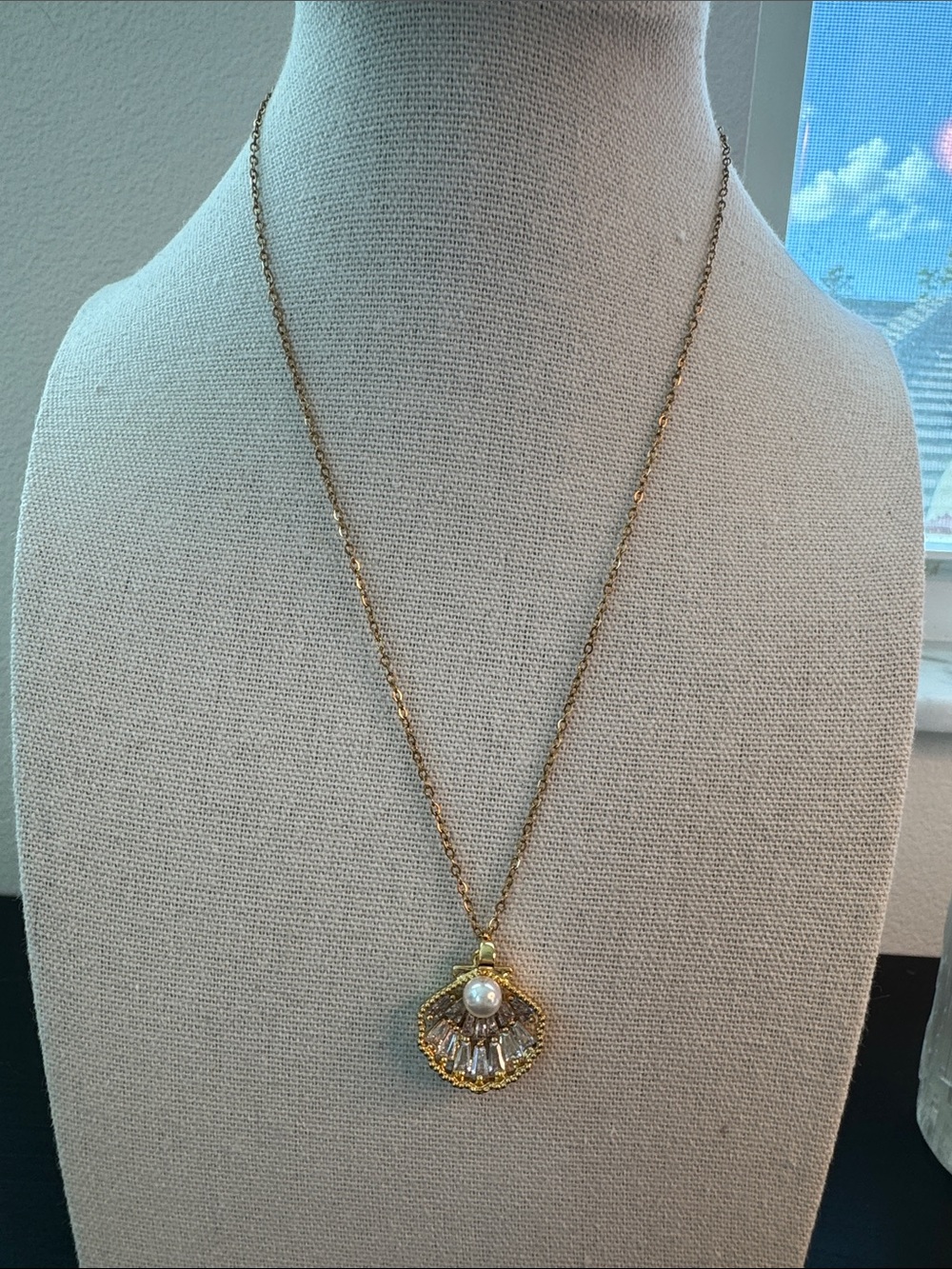Gold Pearl & Crystal Pendant Necklace - Women Jewelry